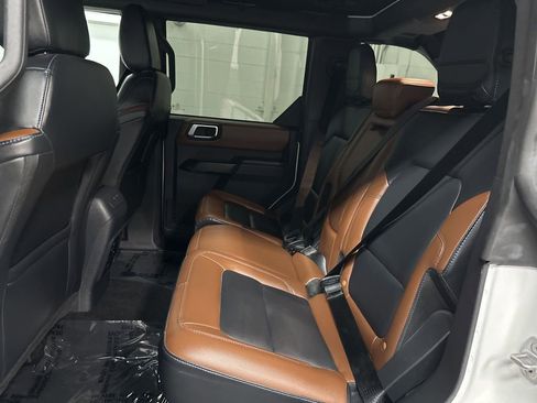 Used 2024 Ford Bronco Outer Banks w/ Sasquatch Package AWD/4WD image 22