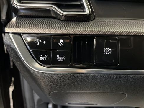 Used 2025 Kia Sportage SX Prestige image 17
