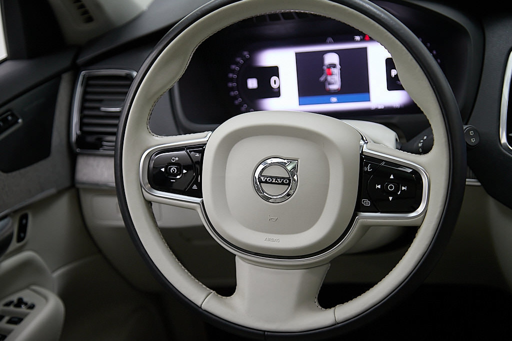 Certified 2023 Volvo XC90 B6 Plus w/ Protection Package AWD/4WD image 27