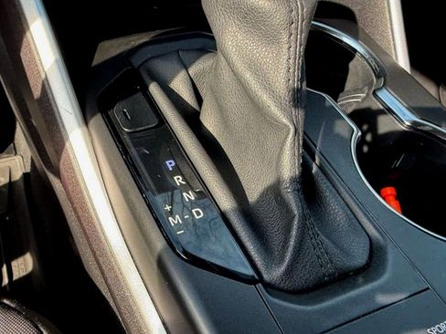 Used 2020 Toyota Highlander L image 22