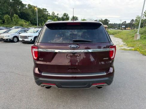 Used 2018 Ford Explorer XLT w/ Equipment Group 202A AWD/4WD image 10