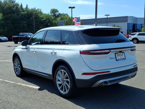 Used 2025 Lincoln Corsair AWD w/ Equipment Group 101A image 4