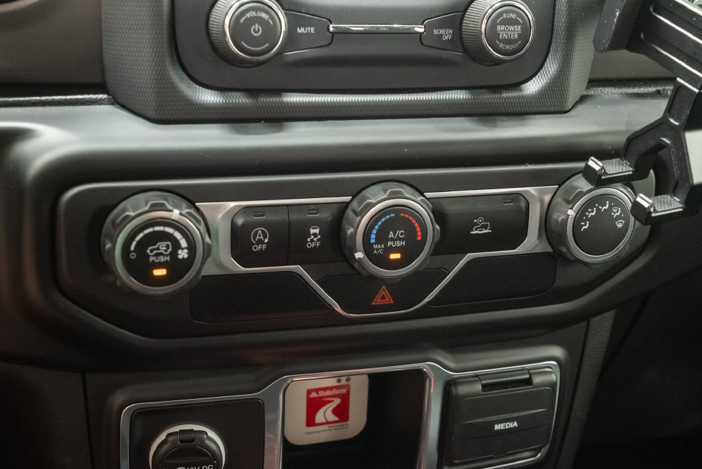Used 2021 Jeep Wrangler Sport AWD/4WD image 21
