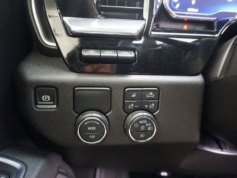 Used 2025 Chevrolet Silverado 1500 LTZ w/ LTZ Premium Package RWD image 5