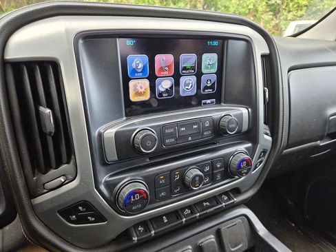 Used 2017 GMC Sierra 1500 SLT w/ SLT Preferred Package AWD/4WD image 11