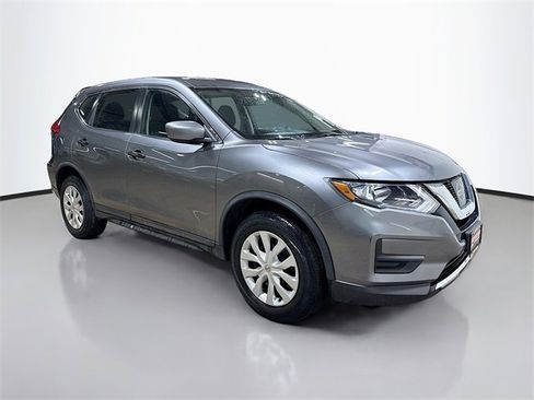 Used 2017 Nissan Rogue S image 5