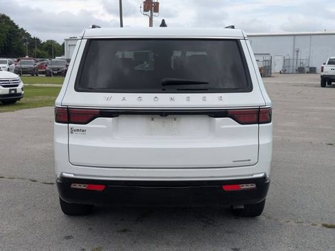 Used 2024 Jeep Wagoneer Series II w/ Flexible Seating Group RWD image 4