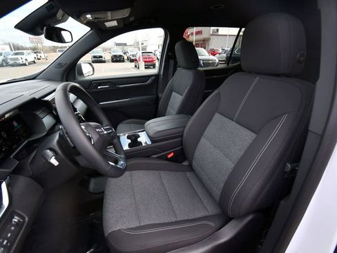 Used 2025 GMC Acadia Elevation w/ LPO, Floor Liner Package AWD/4WD image 13
