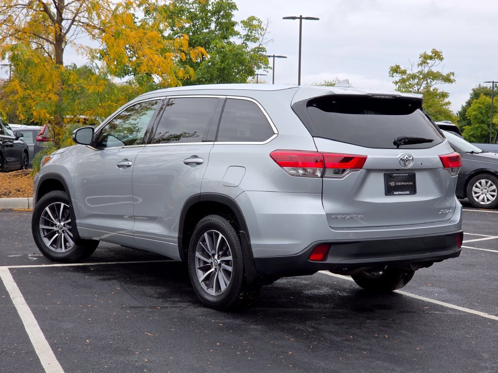 Used 2018 Toyota Highlander XLE AWD/4WD image 24