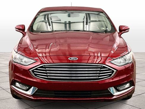 Used 2017 Ford Fusion SE w/ Equipment Group 201A image 3