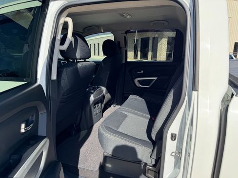 Used 2019 Nissan Titan SV w/ SV Convenience Package image 13