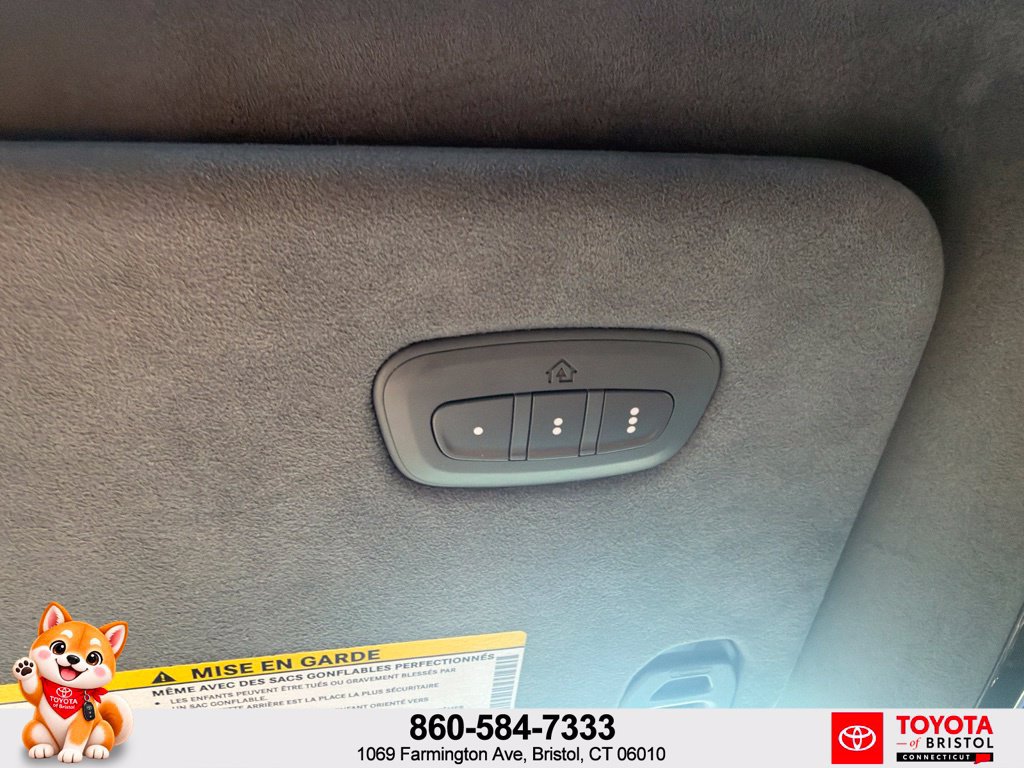 Used 2023 Jeep Grand Wagoneer Series III AWD/4WD image 24