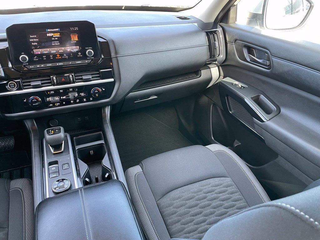 Certified 2024 Nissan Pathfinder SV w/ SV Premium Package AWD/4WD image 15