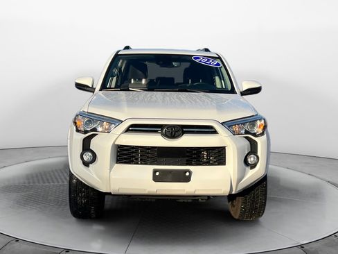 Used 2020 Toyota 4Runner SR5 image 2