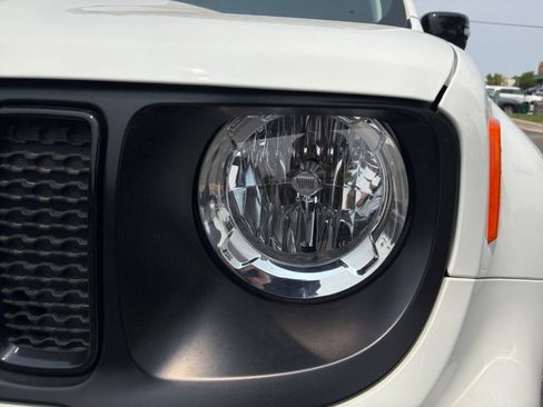 Used 2023 Jeep Renegade Altitude AWD/4WD image 9