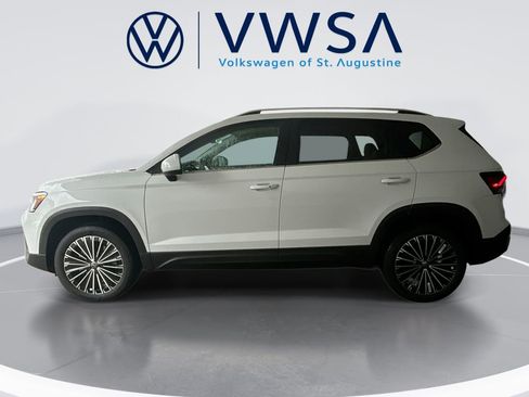 New 2026 Volkswagen Taos SE image 4