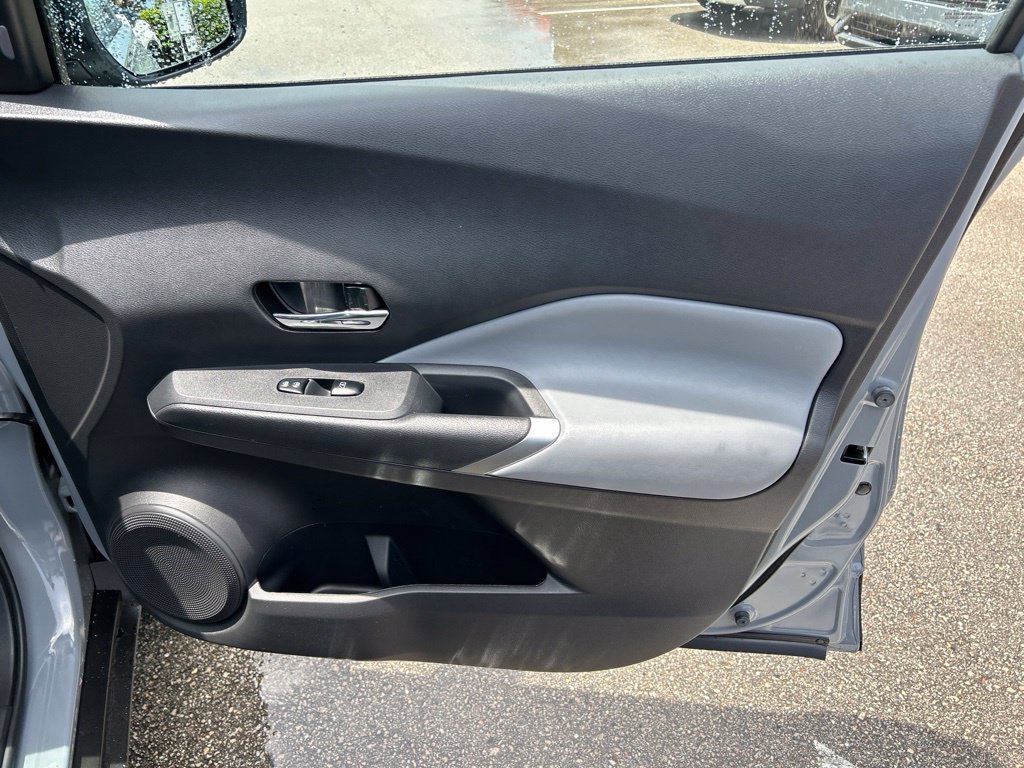 Certified 2024 Nissan Kicks SR w/ SR Premium Package FWD image 40
