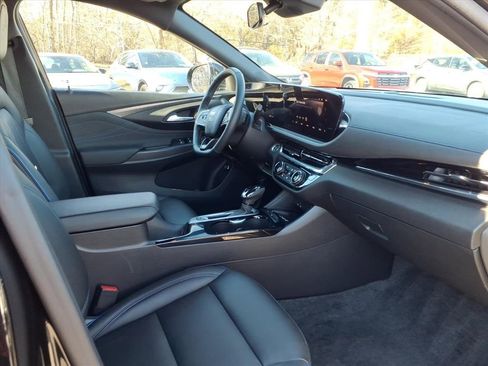 Used 2024 Buick Envista Sport Touring w/ Convenience I Package image 17