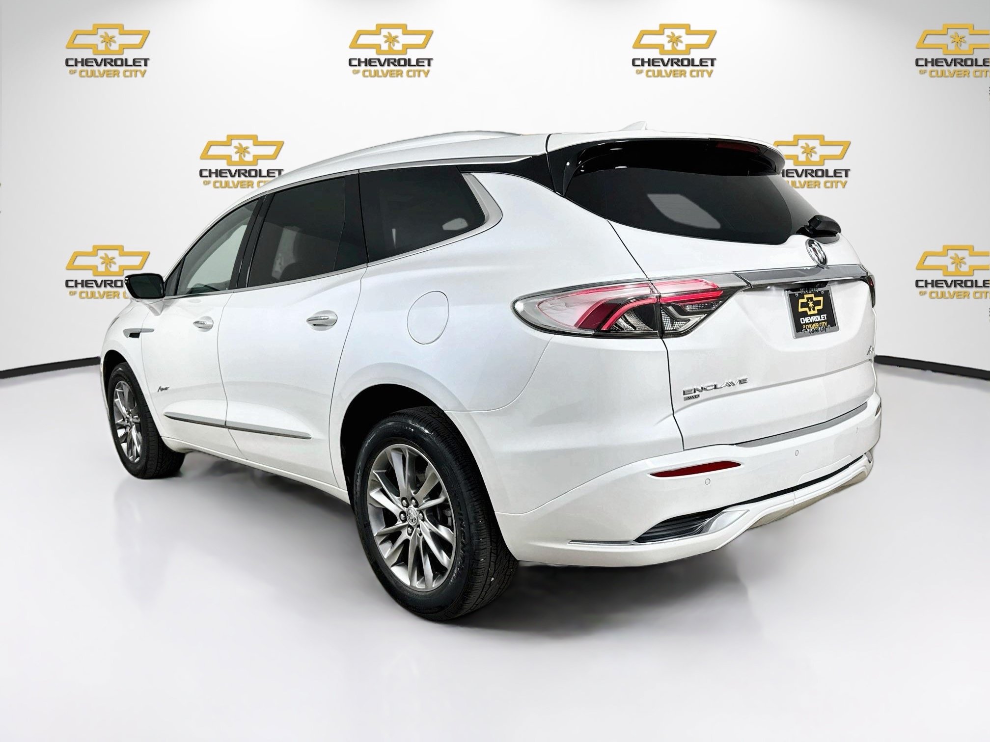 Used 2023 Buick Enclave Avenir w/ Trailering Package, 5000 lbs. AWD/4WD image 6