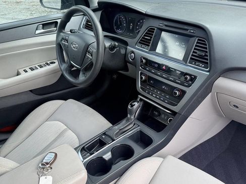 Used 2017 Hyundai Sonata SE image 30