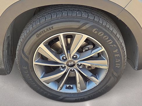 Used 2019 Hyundai Santa Fe Limited FWD image 11