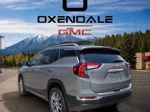 Used 2024 GMC Terrain SLT AWD/4WD image 5