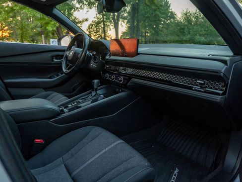 Used 2023 Honda Accord Sport image 19