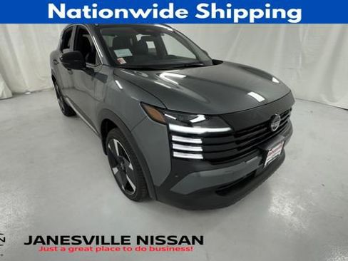 New 2026 Nissan Kicks SR w/ Cold Weather Package AWD/4WD image 1