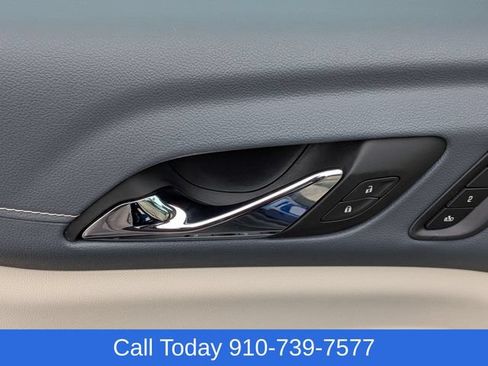 Used 2023 GMC Acadia Denali w/ Denali Ultimate Package FWD image 13