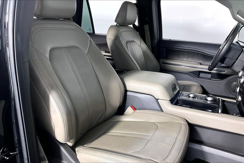 Used 2021 Ford Expedition Limited AWD/4WD image 7