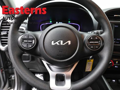 Used 2025 Kia Soul LX w/ LX Technology Package image 10
