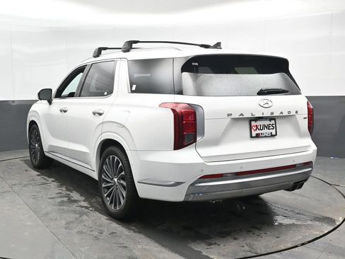 Used 2023 Hyundai Palisade Calligraphy image 11
