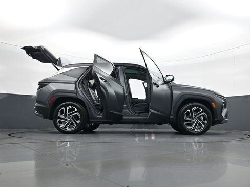 Certified 2025 Hyundai Tucson Limited image 33