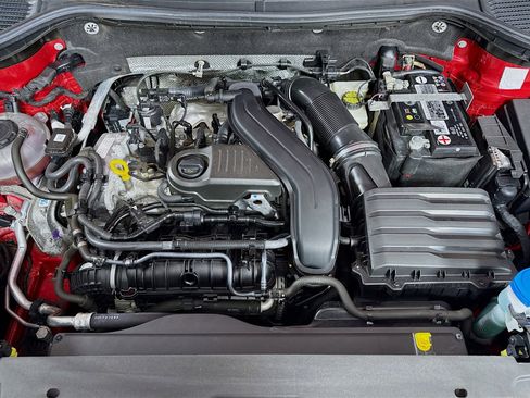 Certified 2022 Volkswagen Taos SE image 28