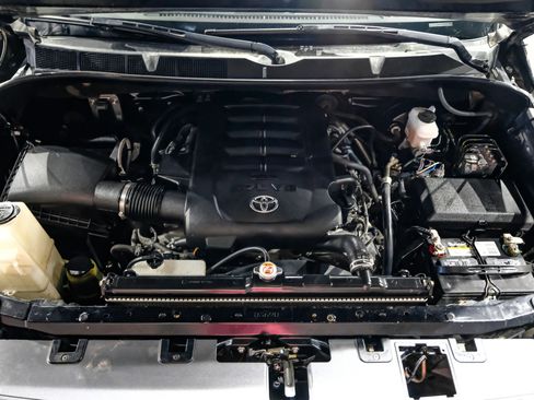 Used 2019 Toyota Tundra SR5 w/ SR5 Upgrade Package AWD/4WD image 59