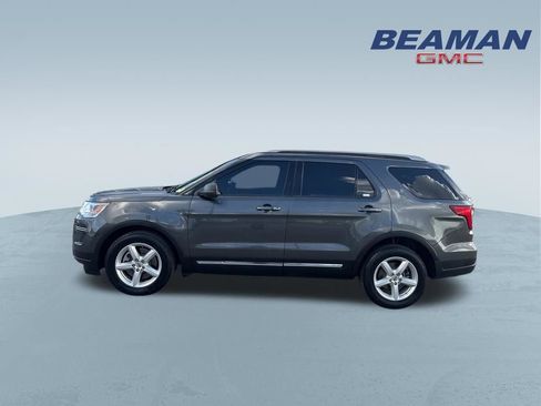 Used 2019 Ford Explorer XLT image 4