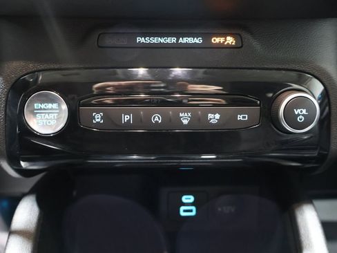 Used 2023 Ford Escape Platinum image 33