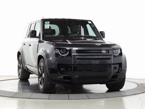 Used 2026 Land Rover Defender 110 V8 AWD/4WD image 8