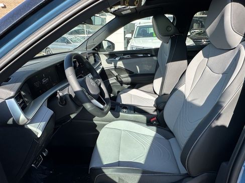 New 2026 Volkswagen Tiguan SE R-Line AWD/4WD image 16