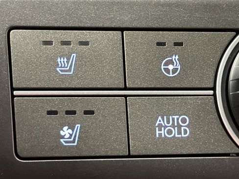 Used 2024 Hyundai Kona Limited AWD/4WD image 38
