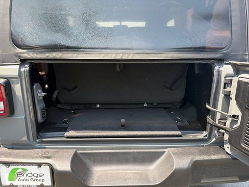 Used 2021 Jeep Wrangler Sport AWD/4WD image 16