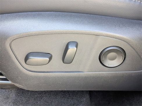 Used 2025 Buick Enclave Preferred image 18