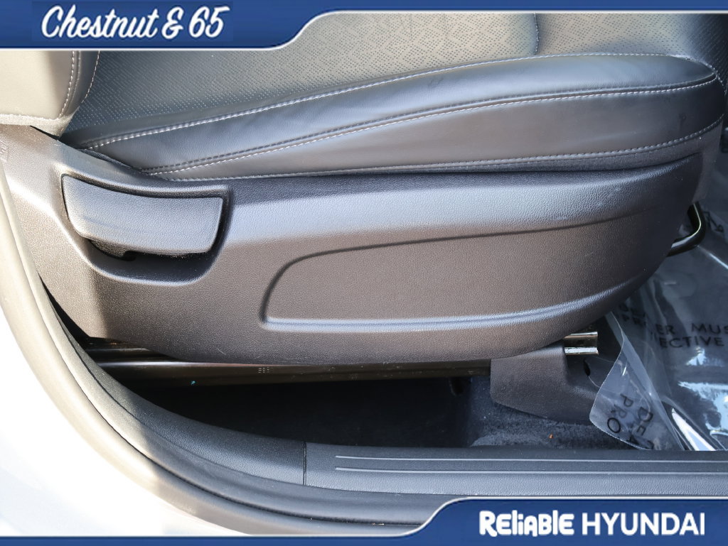 Used 2023 Kia Sorento S w/ Panoramic Sunroof Package FWD image 10