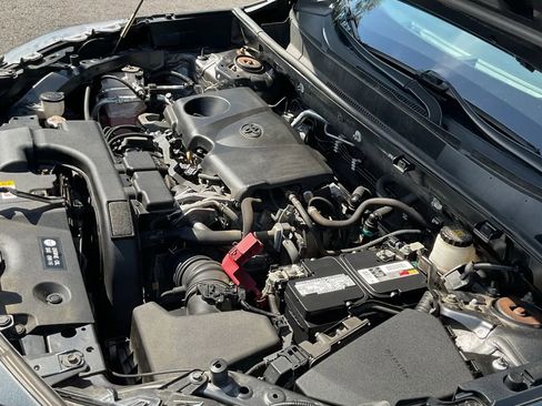 Used 2019 Toyota RAV4 LE image 9