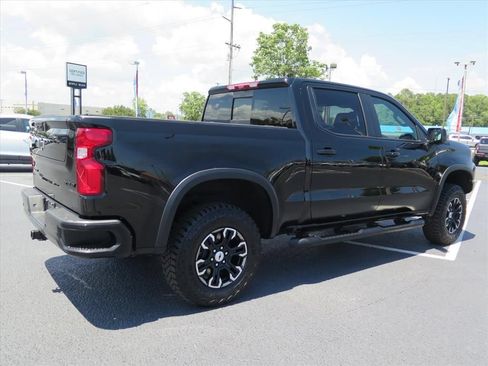 Used 2025 Chevrolet Silverado 1500 ZR2 w/ Technology Package AWD/4WD image 3