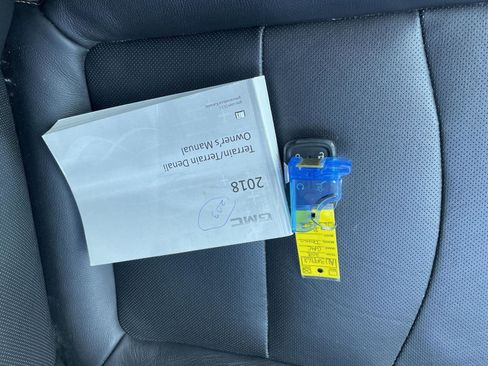 Used 2018 GMC Terrain SLT w/ Preferred Package image 14