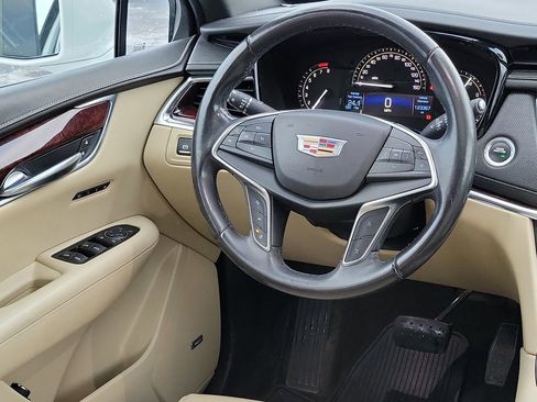 Used 2018 Cadillac XT5 Luxury w/ Driver Awareness Package image 30