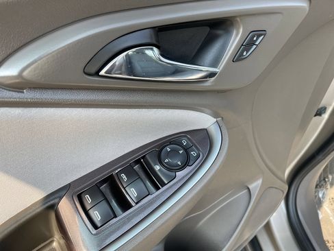 Used 2022 Chevrolet Malibu LT FWD image 11