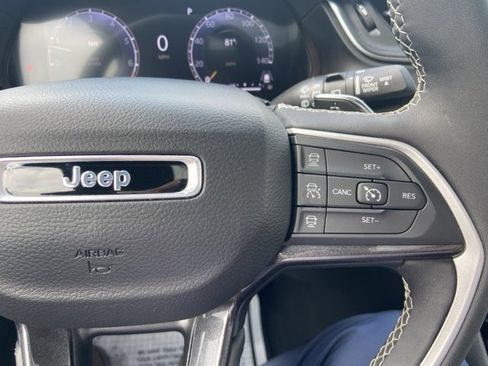 Used 2023 Jeep Grand Cherokee Altitude image 24