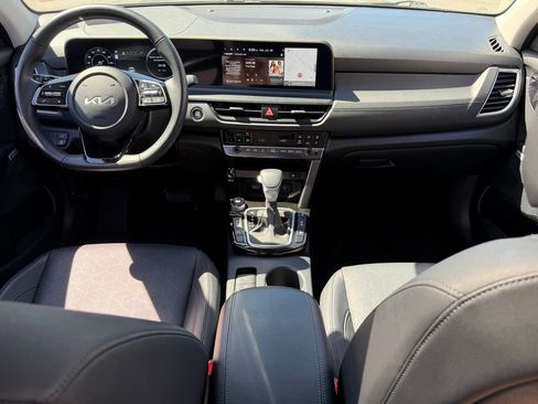 Used 2024 Kia Seltos SX w/ SX Sunroof Package AWD/4WD image 19